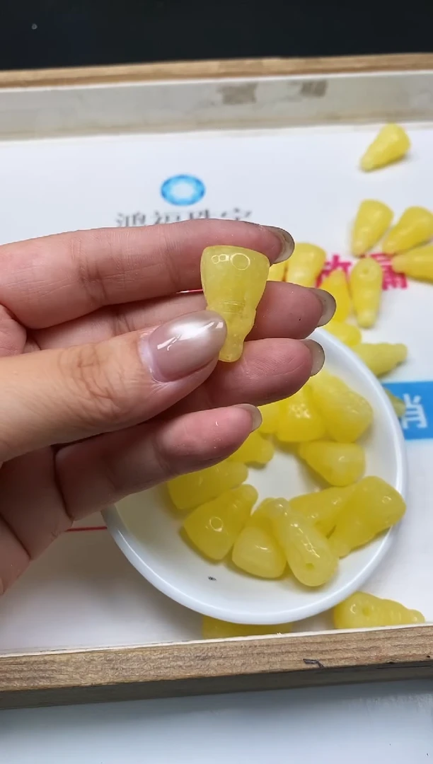 未镶嵌蜜蜡裸石D519 白花蜡 回纹三通3个8.8元