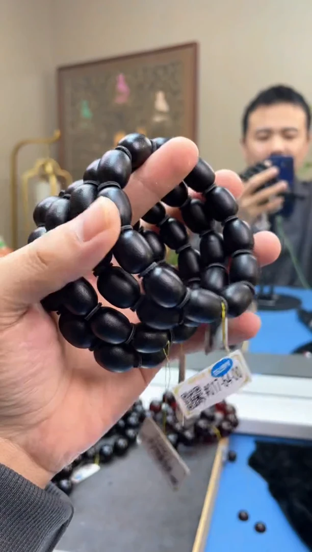【闪购商品】琥珀裸石未镶嵌C00293多样性发其中一件