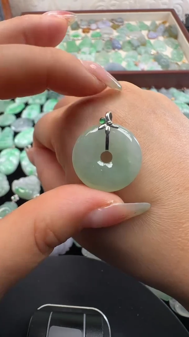 吊坠(不含链)18K金镶嵌翡翠平安扣