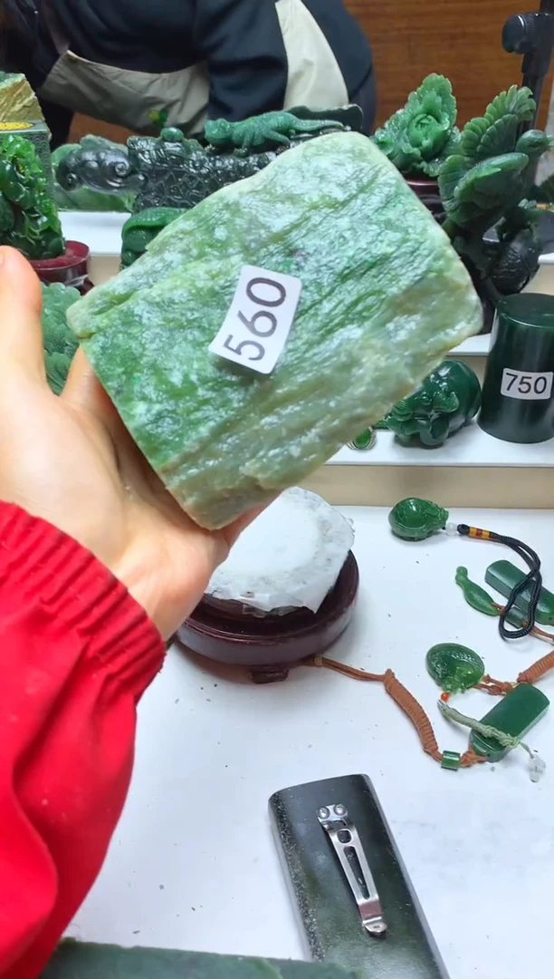 未镶嵌和田玉摆件1