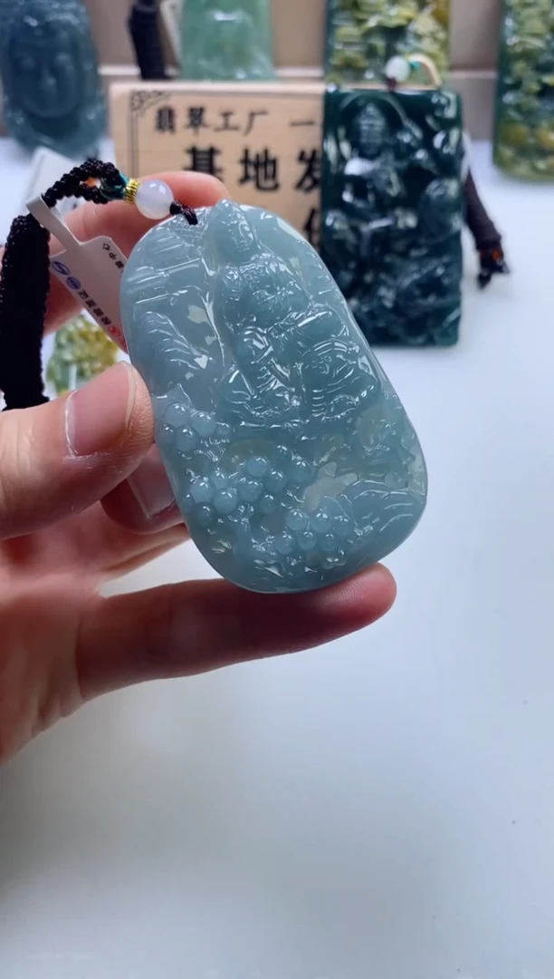 翡翠挂件未镶嵌