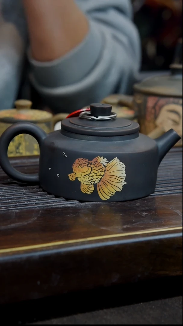 云南建水紫陶054 微瑕  全手工彩填壶  130cc