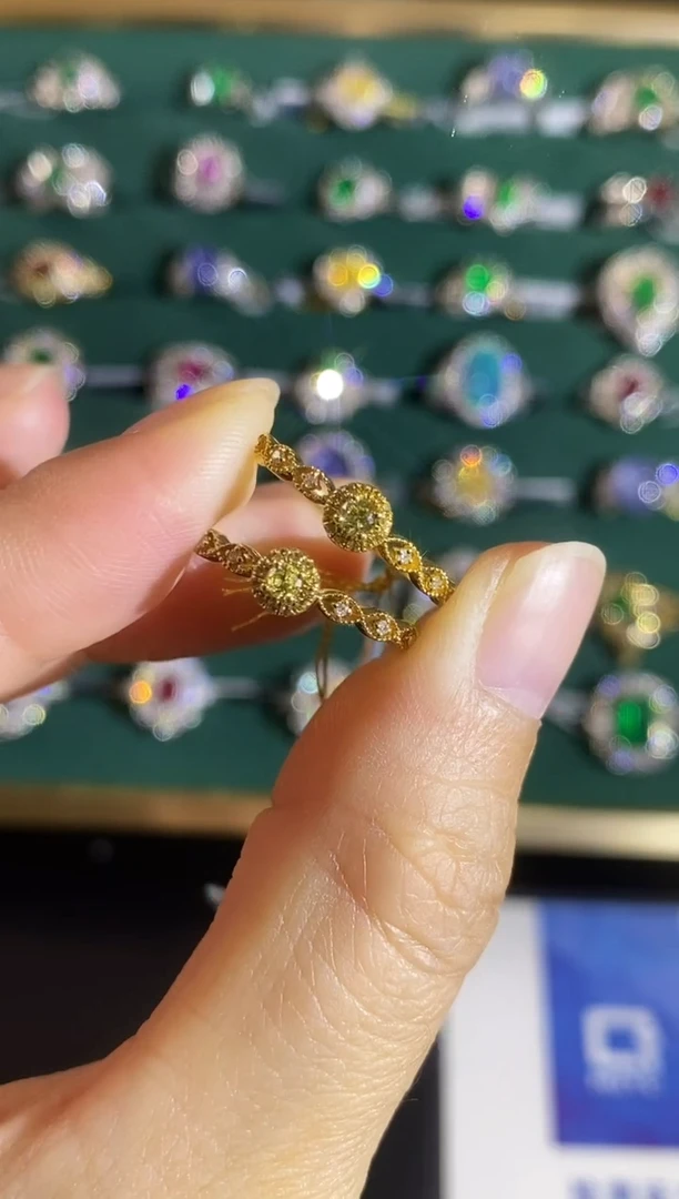 18K金镶嵌戒指钻石多样性发一