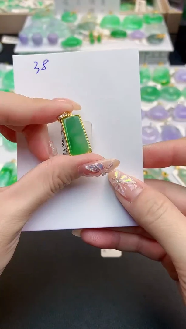 颈饰未镶嵌翡翠天然缅甸A货翡翠