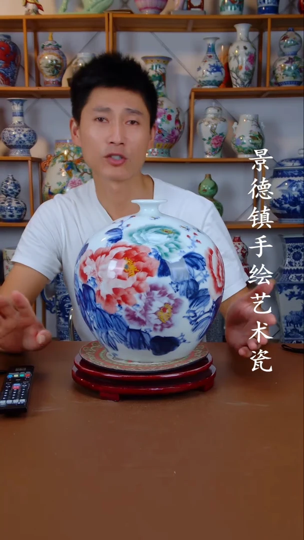 现代景德镇手工手绘陶瓷摆件21