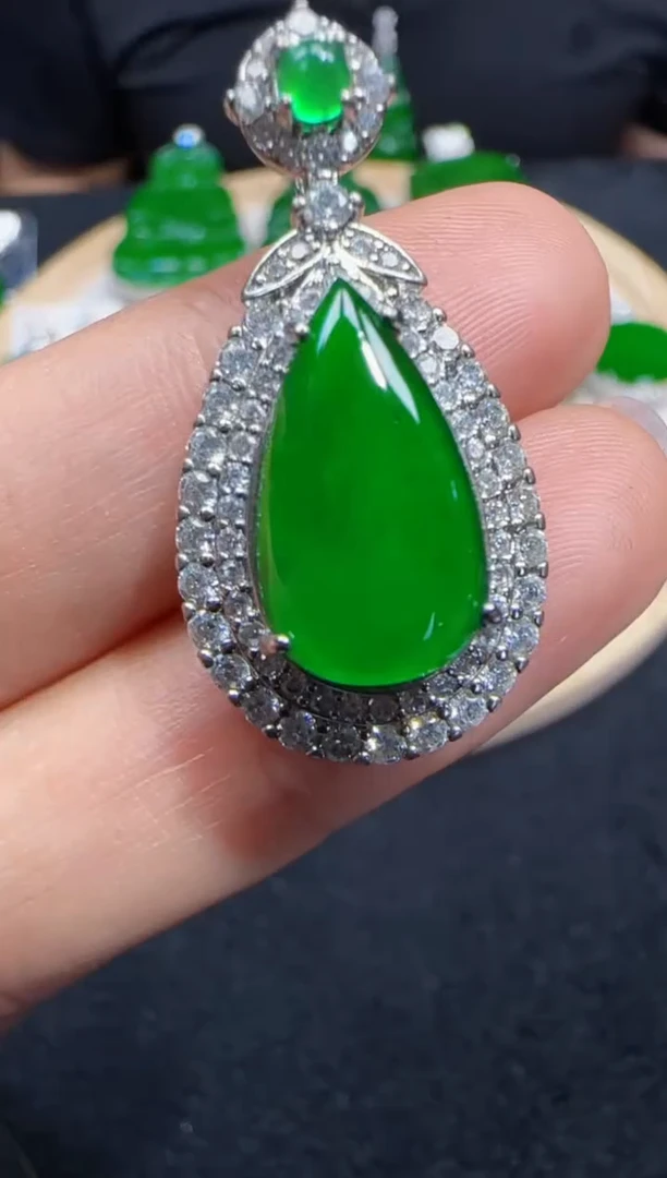 未镶嵌定制翡翠翡翠吊坠55