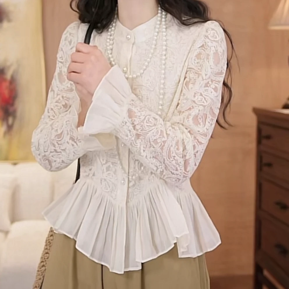 设计感无弹圆领镂空花荷叶边女式衬衫2025春款洋气套头蕾丝上衣