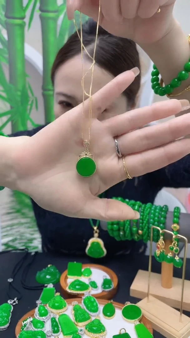 吊坠(赠链)14K金镶嵌翡翠B68小圆牌