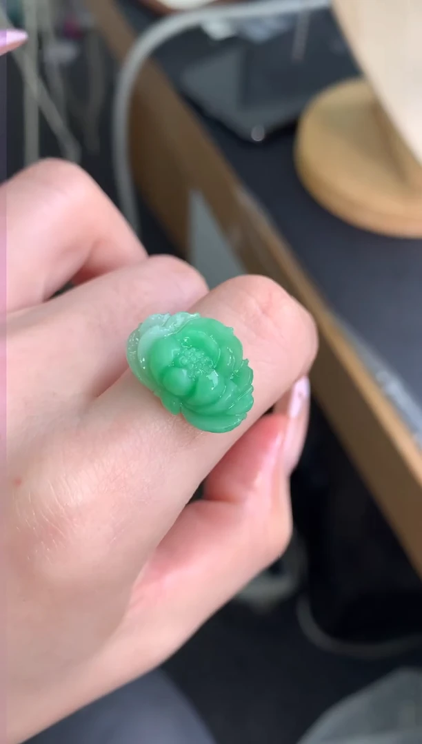 未镶嵌定制翡翠莲花