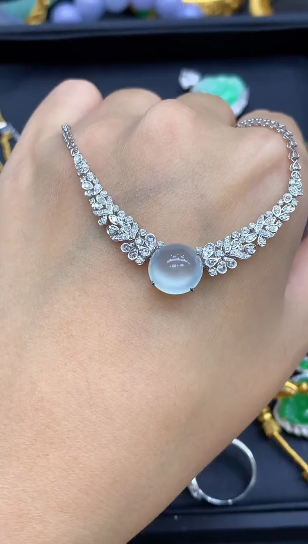 颈饰18K金镶嵌翡翠810-中国好珍宝