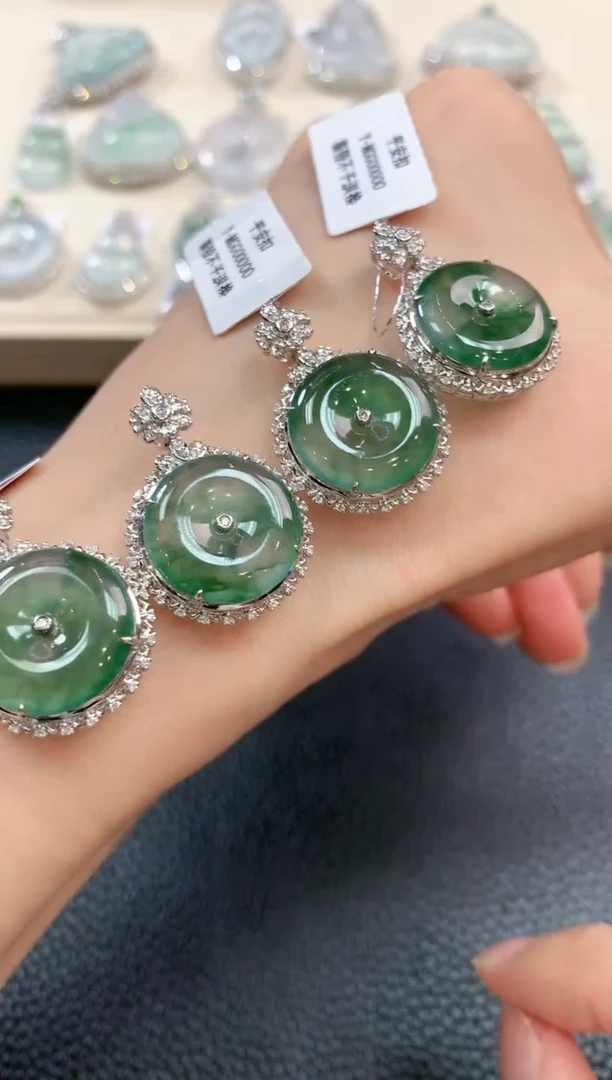 【闪购商品】翡翠吊坠(不含链)18K金镶嵌n16多样性一件发货