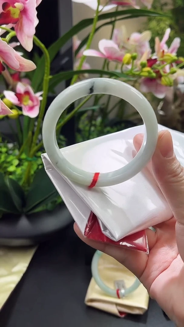 【闪购商品】翡翠手镯未镶嵌正圈