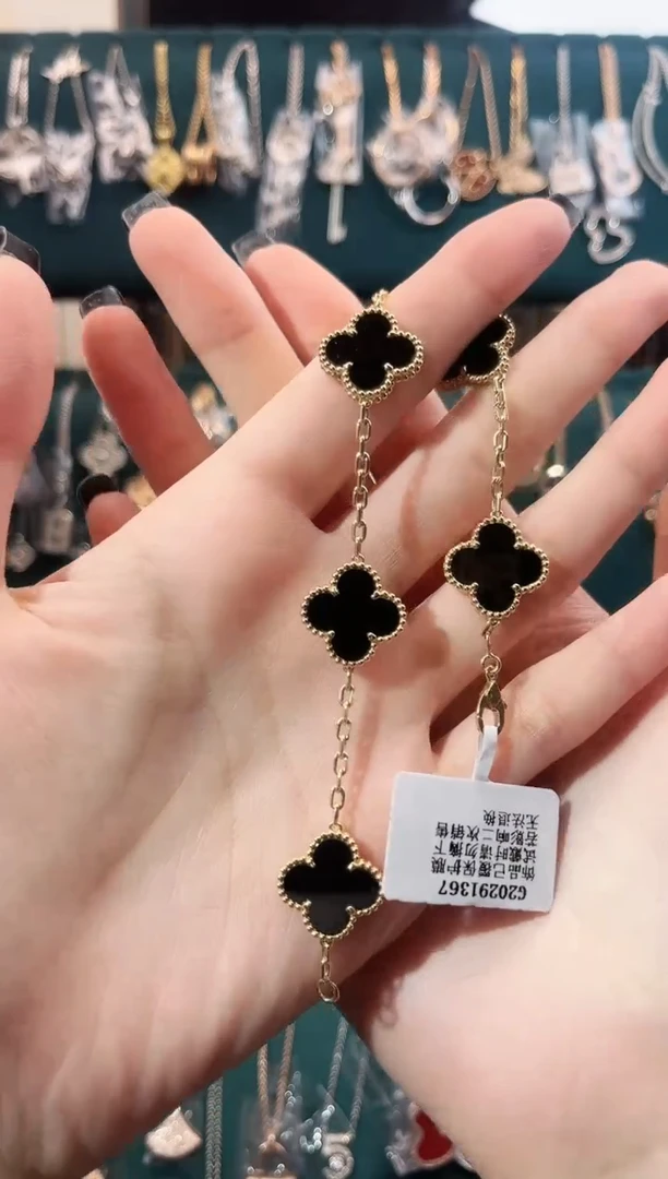 18K金镶嵌玛瑙手链18K金镶嵌 K黄五花