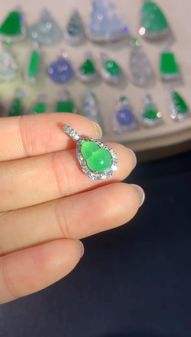 吊坠(不含链)18K金镶嵌翡翠E615|多样性发其一|5800