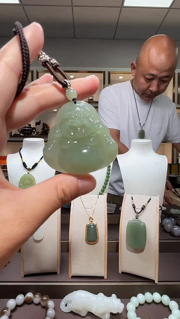 和田玉未镶嵌颈饰苏