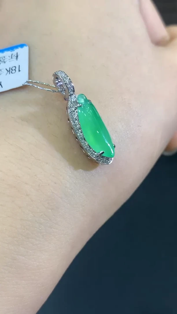 吊坠(不含链)18K金镶嵌翡翠B166