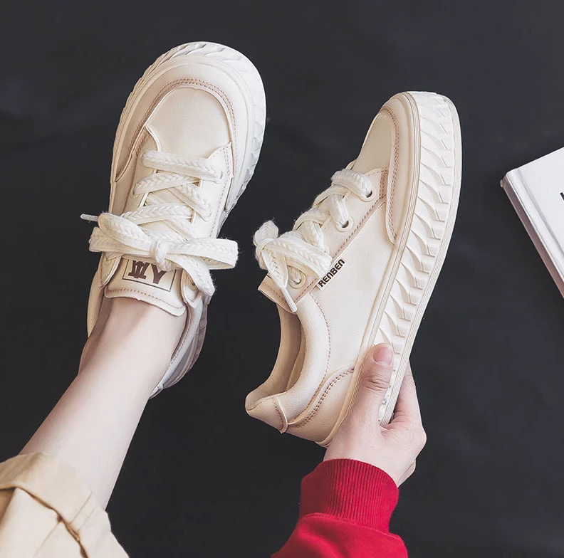 人本皮面小白鞋春季新款女鞋系带时尚低帮板鞋运动厚底