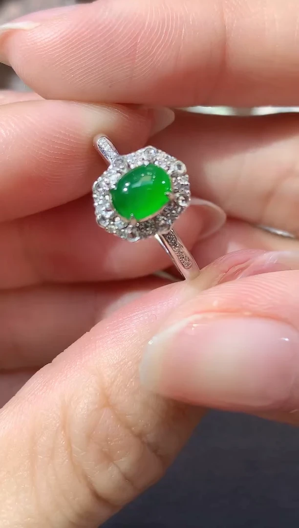 18K金镶嵌戒指翡翠A5