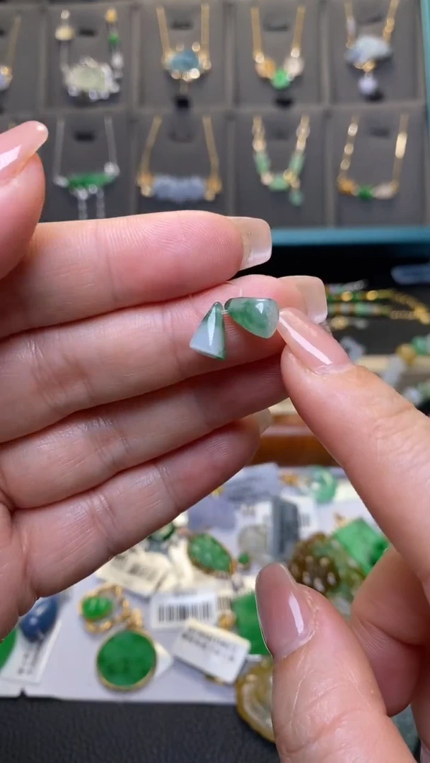 颈饰未镶嵌翡翠净货38065