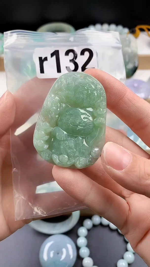 颈饰未镶嵌翡翠颈饰未镶嵌缅甸天然翡翠吊坠