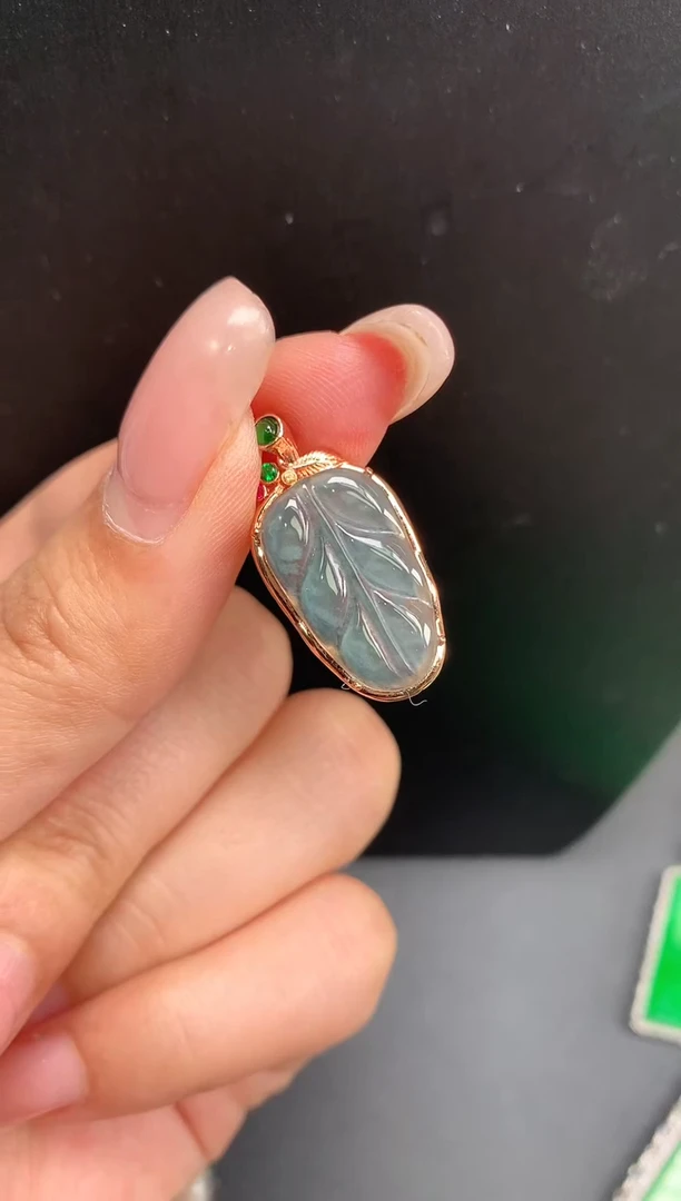 【闪购商品】翡翠颈饰18K金镶嵌叶子1175