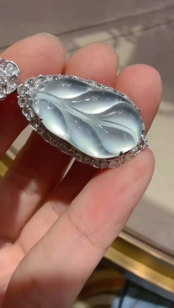 吊坠(不含链)18K金镶嵌翡翠多样性团购发一件