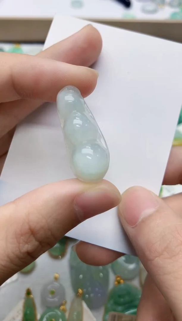 翡翠未镶嵌颈饰天然缅甸A货翡翠