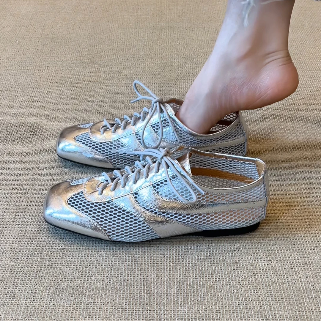 RubyL/1cm2025年夏季运动休闲风透气舒适百搭纯色系带平跟网面鞋