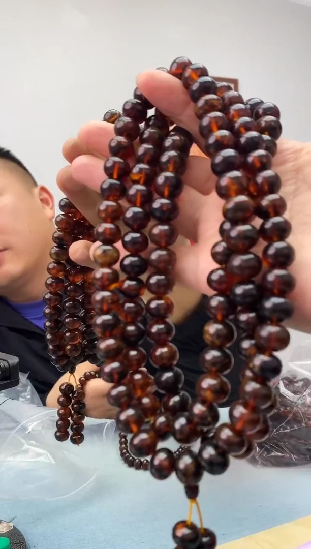 琥珀未镶嵌珠宝奇石假一罚十，血珀多样性发一件0