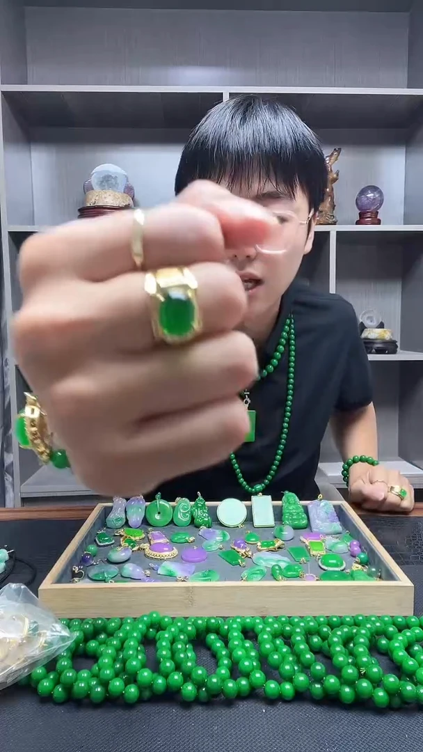 14K金镶嵌戒指翡翠戒指