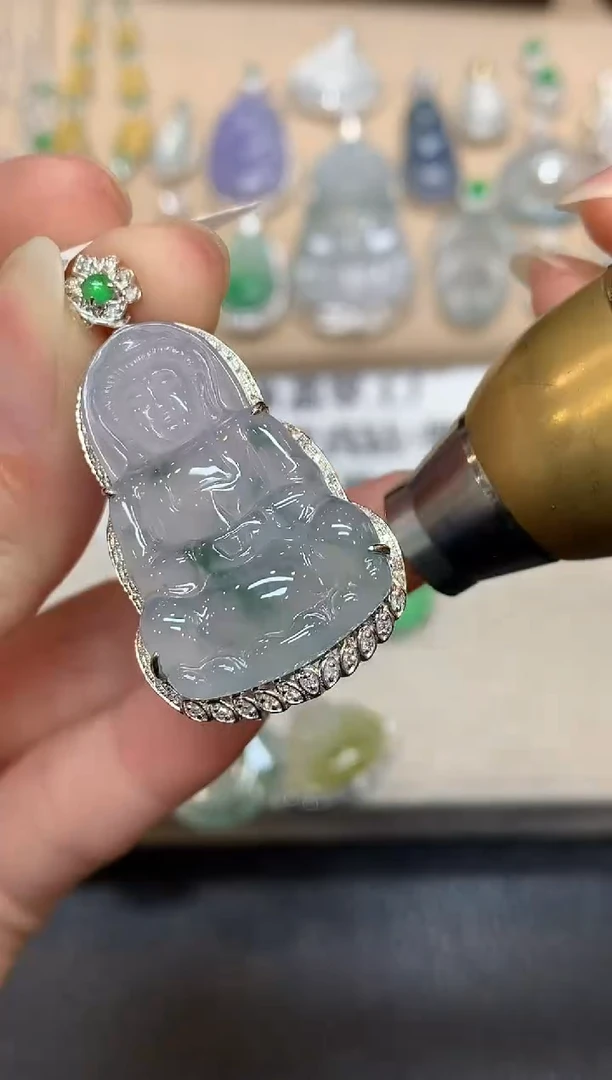 吊坠(不含链)18K金镶嵌翡翠观音【无服务费