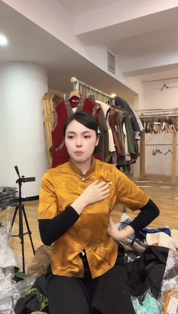 L码        105-115斤    半袖