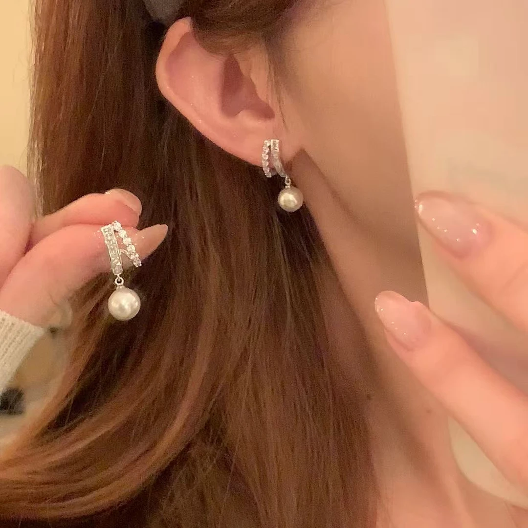 铜合金锆石耳饰 秋冬气质闪锆珍珠耳环女精致韩系轻奢感耳针耳饰