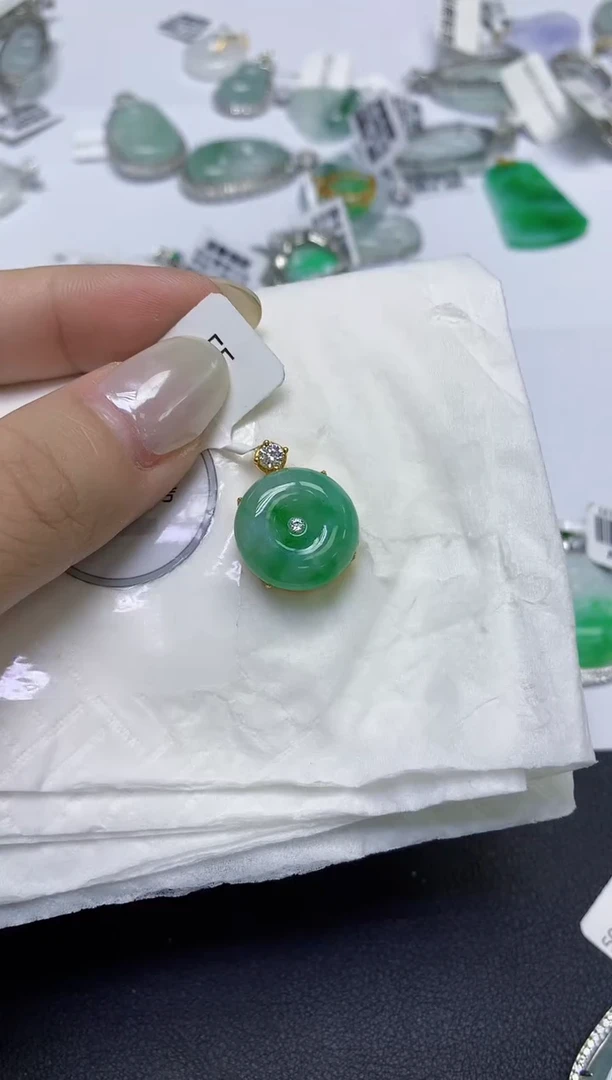 颈饰未镶嵌翡翠天然缅甸翡翠A货百元以上9元证书费自理