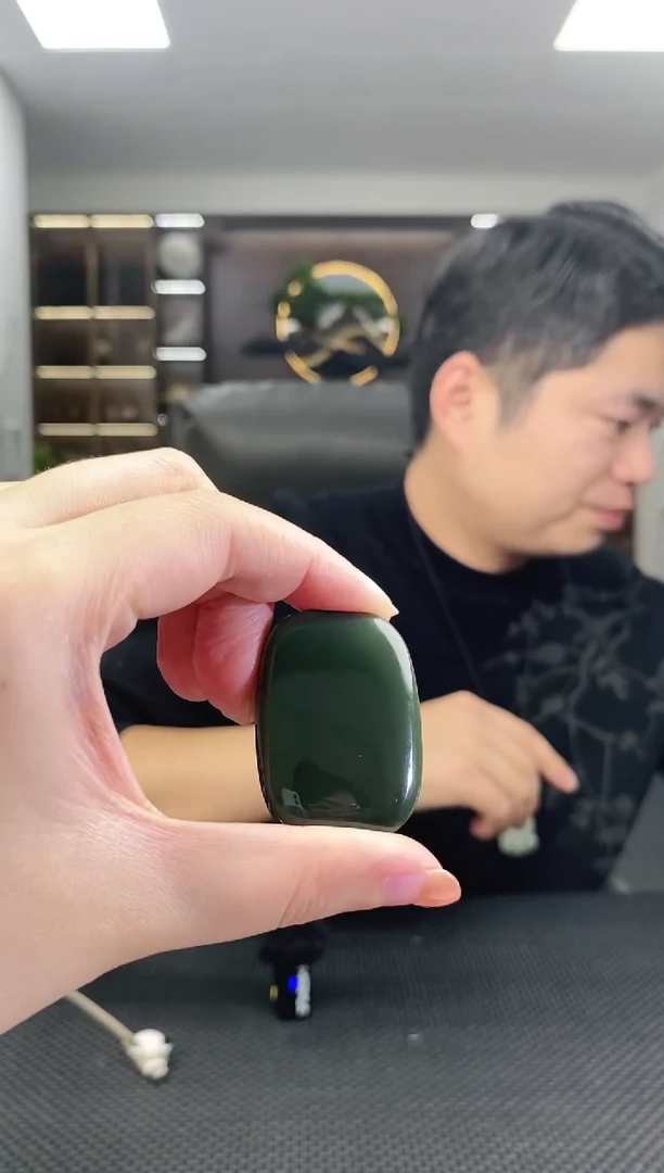 颈饰未镶嵌和田玉沙枣青无事牌-默认不打孔