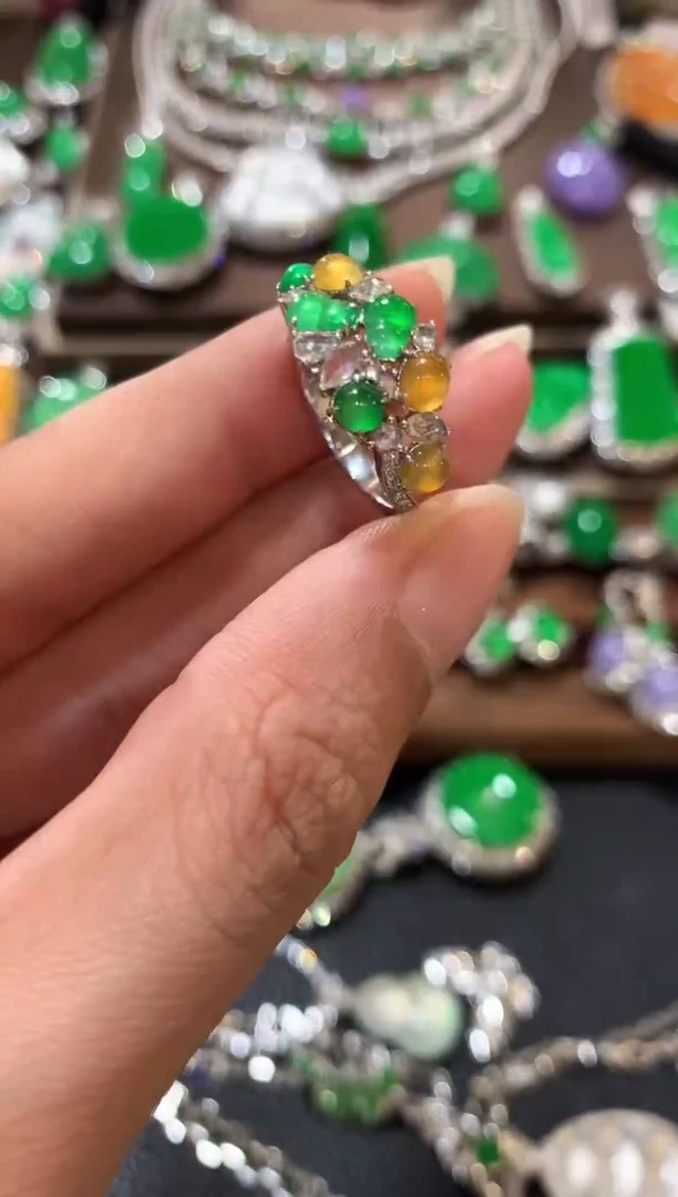 18K金镶嵌戒指翡翠z68