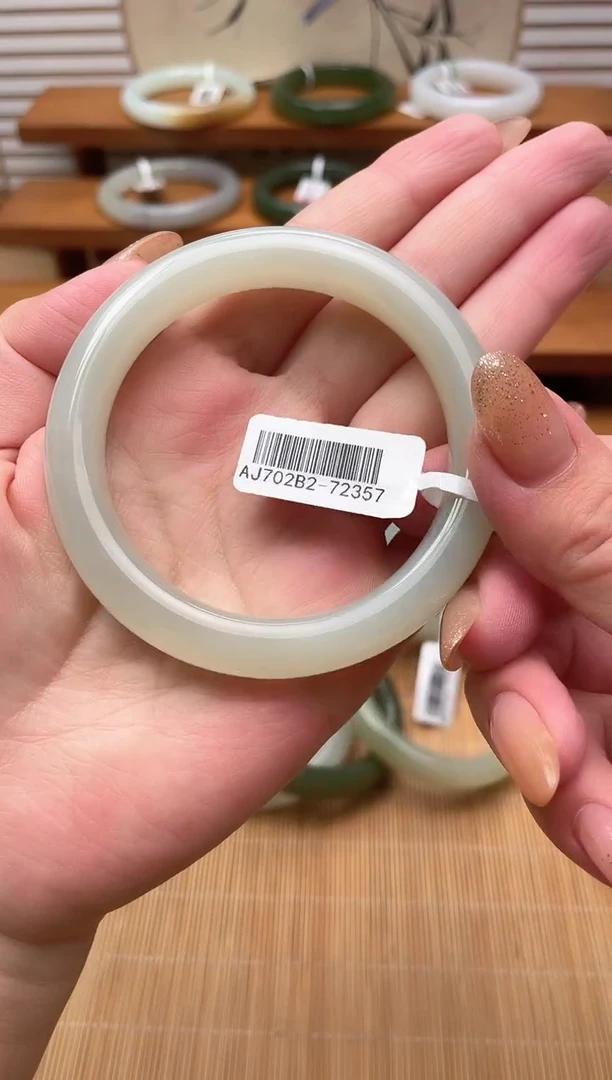 未镶嵌手镯和田玉57