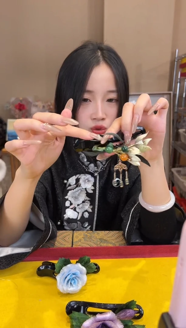 刺绣非遗绒花（发饰）