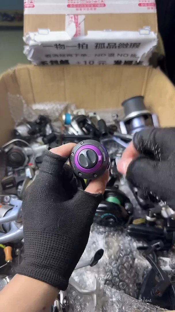 瞅*C微瑕钓鱼轮，直播间讲解为准，看清楚再拍，如有拆卸不退换