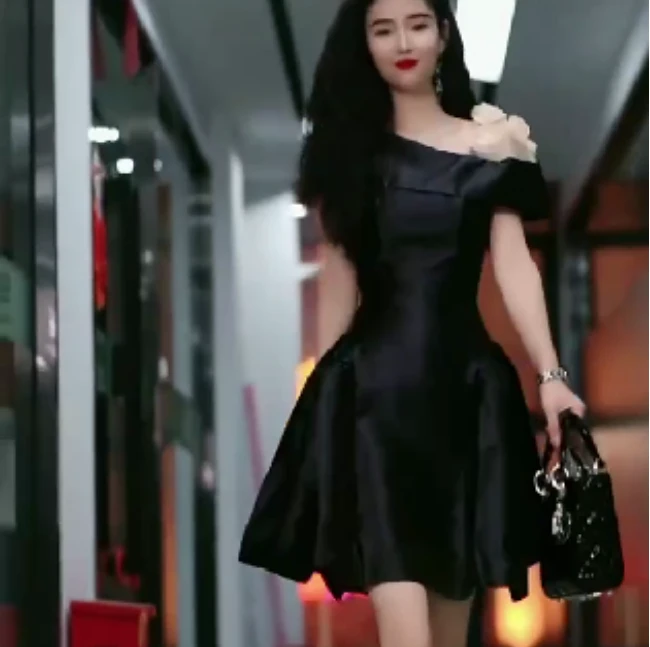 2025春季新款时尚女装网红气质修身百搭洋气连衣裙淘33