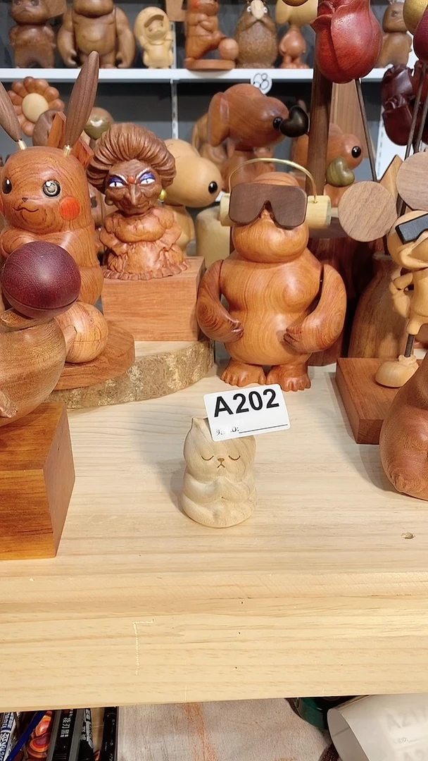 【闪购商品】木木雕摆件可爱卡通