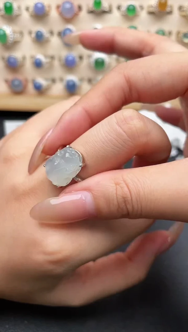 未镶嵌戒指翡翠一物一证一礼盒