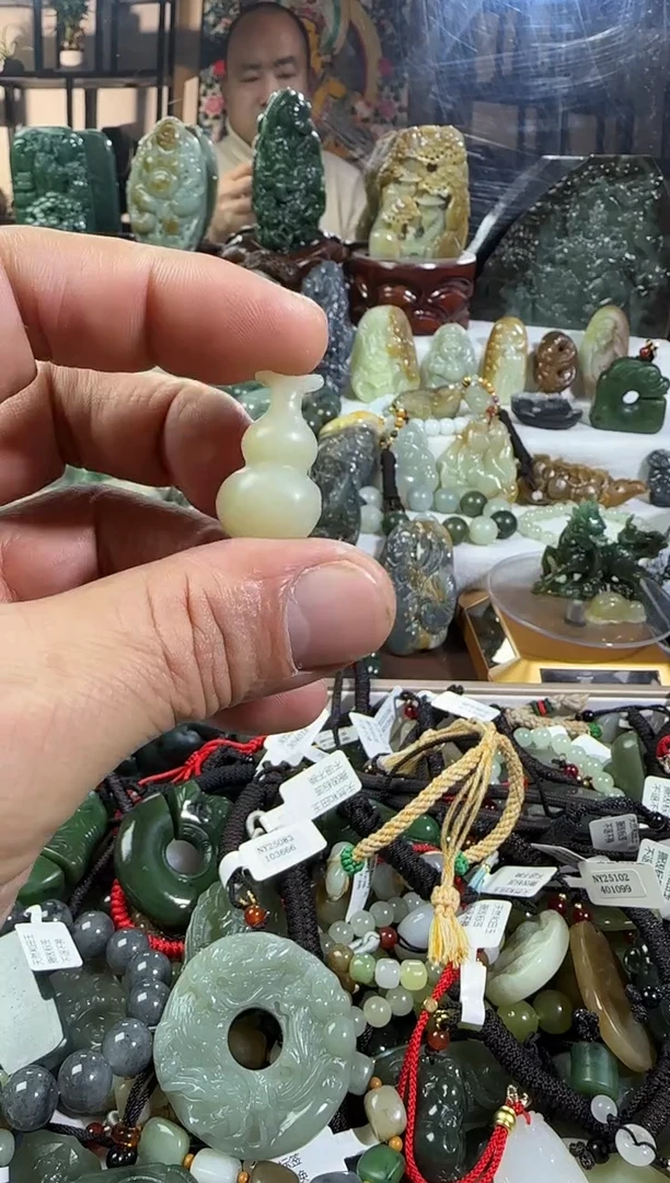 颈饰未镶嵌和田玉葫芦