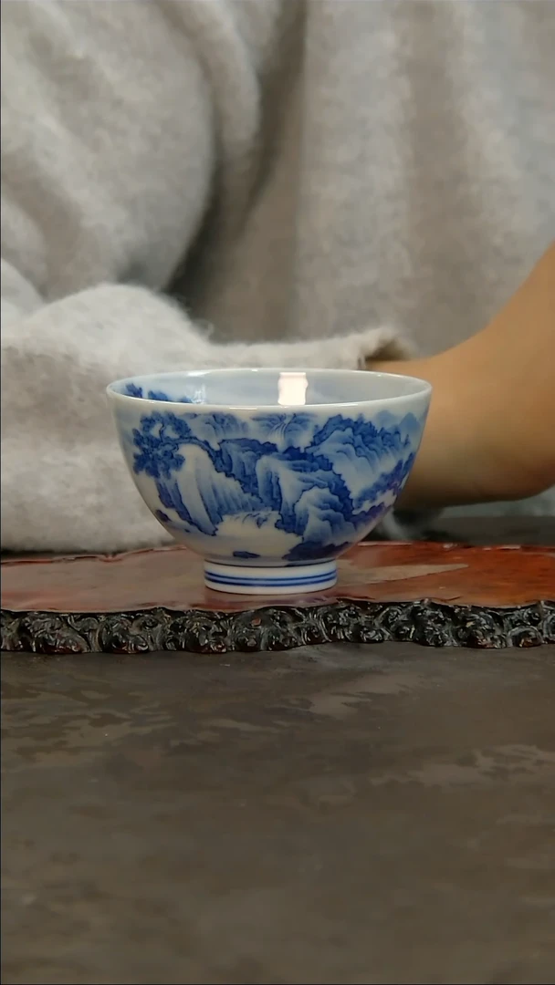 【闪购商品】青花手绘山水主人杯
