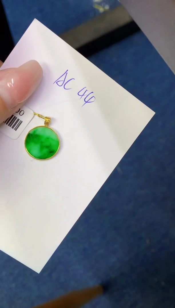 翡翠18K金镶嵌颈饰缅甸天然翡翠A货