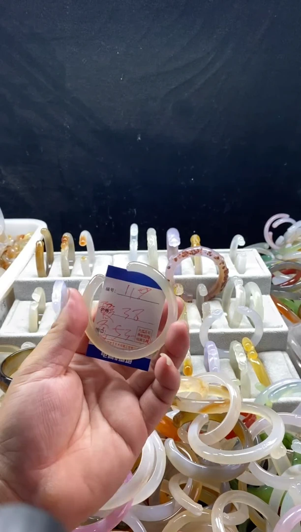 手镯玛瑙/玉髓未镶嵌119