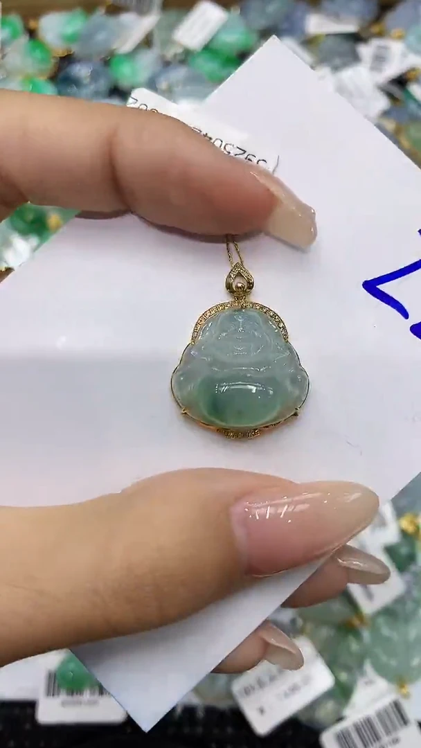 翡翠18K金镶嵌颈饰111111111111