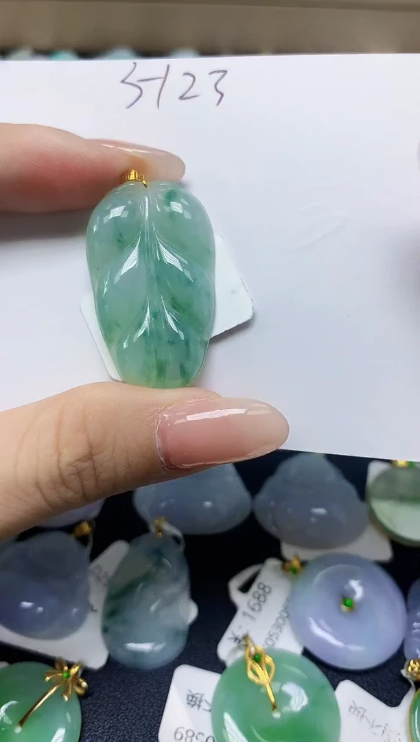 翡翠18K金镶嵌颈饰天然缅甸翡翠A货