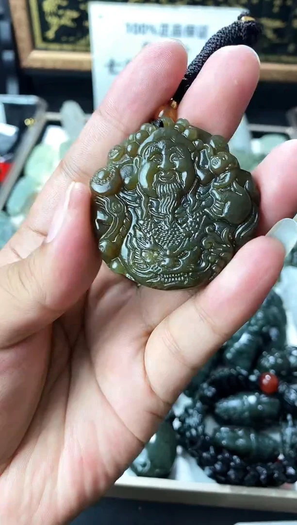 颈饰未镶嵌和田玉1