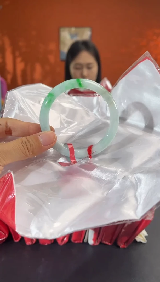 未镶嵌手镯翡翠3